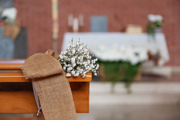 Bouquets Pews Dalam Gereja Katolik Stok Foto Bebas Royalti