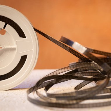 Eski 8 mm 'lik film. Eski ve sıcak efekt, kare