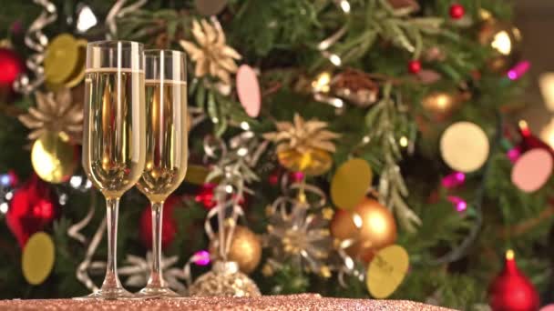 Deux Verres Champagne Décor Festif Décoration Arbre Noël Avec Ampoules — Video
