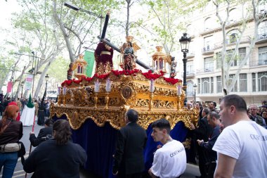 İspanya 'da Semena Santa' nın Nasıralılarıyla dini geçit töreni, Barcelona 04.18.2025