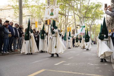 İspanya 'da Semena Santa' nın Nasıralılarıyla dini geçit töreni, Barcelona 04.18.2025