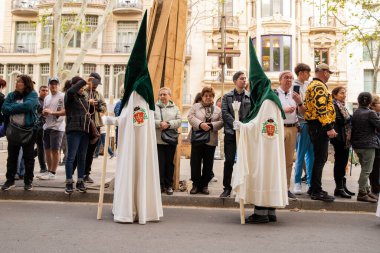 İspanya 'da Semena Santa' nın Nasıralılarıyla dini geçit töreni, Barcelona 04.18.2025