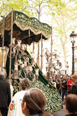 İspanya 'da Semena Santa' nın Nasıralılarıyla dini geçit töreni, Barcelona 04.18.2025