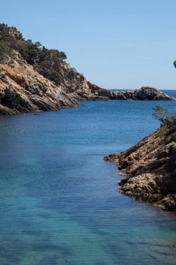 Costa Brava 'nın kıyı şeridi, Tossa de Mar. Güzel deniz manzarası