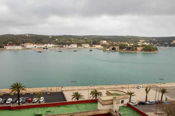 Menorca 'da bulunan Mahon Donanma Üssü aynı zamanda OTAN için Akdeniz' de önemli bir lojistik noktadır. Menorca İspanya 08.03.2025