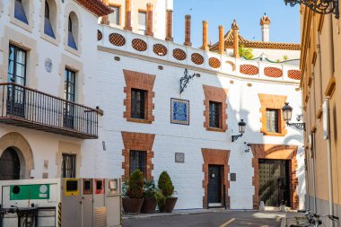 Akdeniz tarzında tarihi bir bina. İspanya Siteleri 30.06.2025