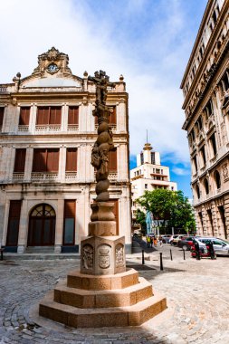 Havana 'daki Fransisken Haçı' nı ele geçirmek Küba 'nın zengin dini tarihini ve sömürge mimarisini sembolize ediyor.