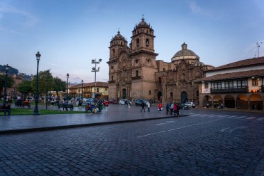 Cusco Peru Plaza de Armas 'daki İsa Kilisesi önemli bir sömürge simgesidir.