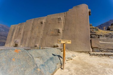 Güneş 'in Ollantaytambo Tapınağı Kutsal Vadi' deki İnka mimarisinin ve törensel uygulamalarının bir sembolüdür.