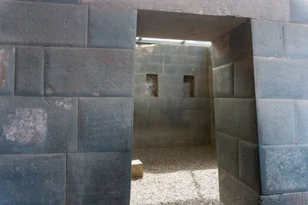 Coricancha 'nın Cusco Peru' daki Tarihi Harabeleri Orijinal İnka Duvarları 