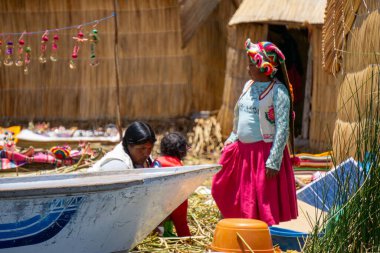 Peru 'daki Titicaca Gölü' ndeki Uros Halkının Otantik Yüzen Adaları