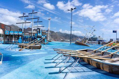 De La Gesta Del 25 De Julio Parkının Geniş Açı Manzarası. Santa Cruz De Tenerife, Tenerife 'deki Oyun Alanlı En Büyük Çocuk Parkı.