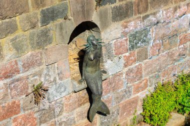 Vilnius. Mermaid Uzupis.Created in 2002 by the sculptor Romas Vil?iauskas, the bronze sculpture 