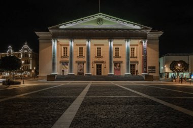 Vilnius. City Hall.The Town Hall in Vilnius is an architectural monument, an outstanding public building in the style of classicism; an architectural monument of all-Union significance in the Soviet period.