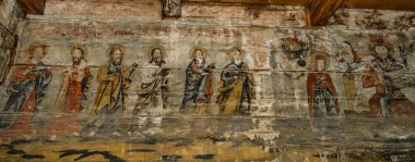 Bükreş, Romanya, Eylül 05, 2017. Dimitrie Gusti Ulusal Köy Müzesi. Geleneksel Rumen halk evi iç dekorasyonuyla.