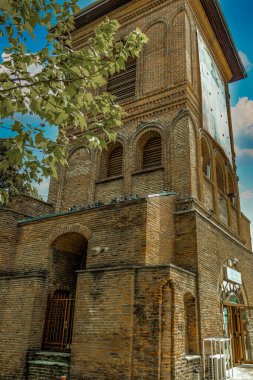 BÜKREŞ, ROMANIA - 1698 yılında Prens C-tin Brancoveanu tarafından bugün Patriarchal Hill 'deki sarayının ikinci girişi olarak inşa edilen çan kulesi. 1958 'de yenilendi..