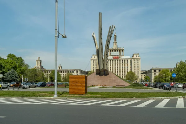 Bukaresz Rumunia Pomnik Skrzydła Wzniesiono Pamięci Bojowników Antykomunistycznych Rzeźba Stali — Zdjęcie stockowe
