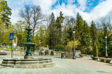 Sinaia, Romanya. Tipik Karpat Dağları 'ndan gelen Alman nüfuzlu mimari..