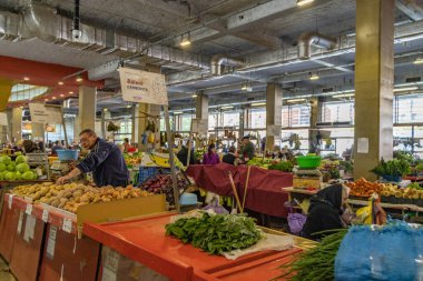 En büyüğü, Romanya 'ydı. Bükreş 'te meyve ve sebze pazarına itiraz.