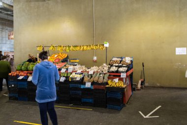 En büyüğü, Romanya 'ydı. Bükreş 'te meyve ve sebze pazarına itiraz.