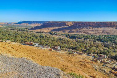 Atlas Dağları 'nın güney ucundaki Ziz Nehri vadisinde vaha.