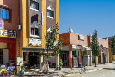 Tinghir, Fas. Fotoğraf Tinghir caddelerinden bir sokakta