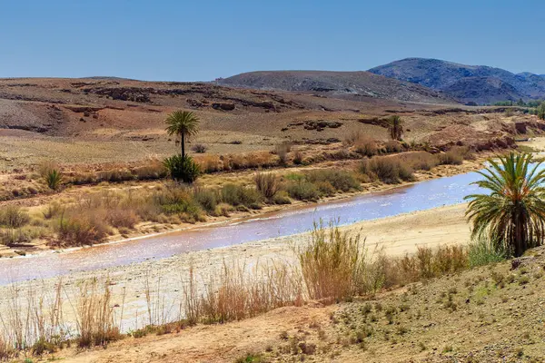 Asif Mellah Nehri ve Kasbah Ait-Ben-Haddou, Ouarzazate ili, Souss-Massa-Draa, Fas, Afrika