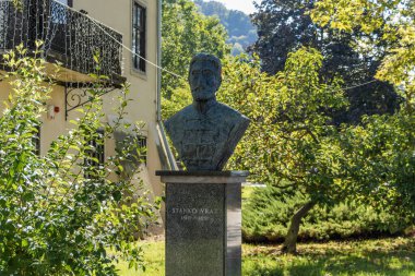 Samobor, Hırvatistan. Hırvatistan 'ın Samobor kentinde ünlü şair Stanko Vraz' ın heykeli