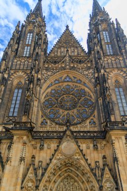 Prag, Çek Cumhuriyeti. Prag 'daki St. Vitus Katedrali cephesinin ayrıntıları. Prag manzarası. Çek Cumhuriyeti