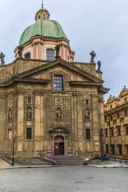 17. yüzyılda Krizovnicke 'de inşa edilen Assisi Barok Kilisesi' nin dışı, Krizovnicke Mesto (Eski Şehir), Prag, Çek Cumhuriyeti