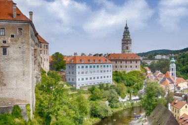 Çek Cumhuriyeti. Cesky Krumlov 'un Panoraması. Şehir UNESCO 'nun Dünya Mirası Bölgesi.