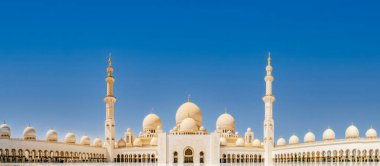 Abu Dabi. Abu Dabi, BAE 'deki Şeyh Zayed camii. Şeyh Zayed camisi BAE 'deki en büyük camidir..