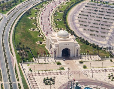 Abu Dabi. BAE. Abu Dabi şehir merkezindeki Başkanlık Sarayı 'na giriş. BAE. Birleşik Arap Emirlikleri.
