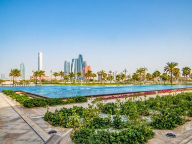 Abu Dabi, Birleşik Arap Emirlikleri. Etihad Kuleleri 74 katlı beş gökdelen kompleksi Abu Dabi 'deki en yüksek üçüncü binadır..