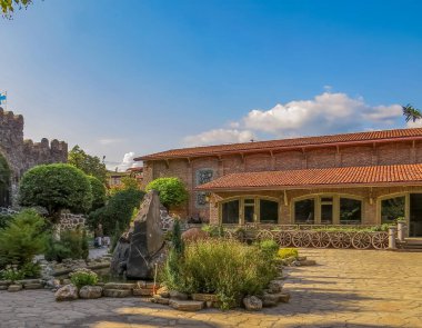 Kvareli, Georgia. Kindzmarauli Marani fabrikasına bir gezi. Georgia 'da şarap üretimi.