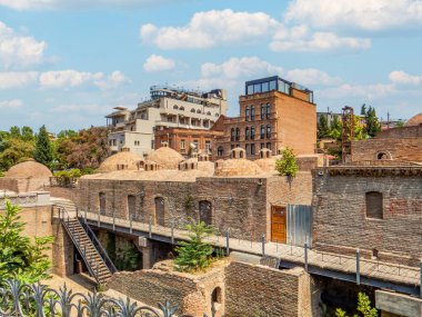 TİLİSİ, GEORGIA. Eski Tiflis, Georgia 'da tarihi Eski Sülfür Hamamları.