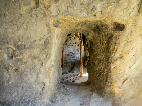 Uplistsikhe, Gürcistan 'ın Shida Kartli bölgesinde Gori yakınlarında eski bir kaya kasabasıdır.