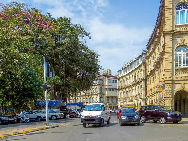 Mumbai mi? Hindistan. Hindistan Devlet Bankası Horniman Circle 'daki Binası. Elf taşı Circle VN yolu. Mumbai Maharashtra Hindistan' da Kala Ghoda Kalesi..