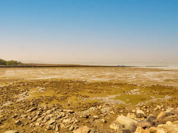Elephanta Adası limanında Mumbai - Maharashtra, Hindistan peyzaj