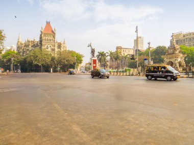MUMBAI, Hindistan. Hutatma Chowk (Şehitler Meydanı) ve Flora Çeşmesi, birçok turist tarafından ziyaret edilen Güney Mumbai 'nin ünlü eğlencesi..