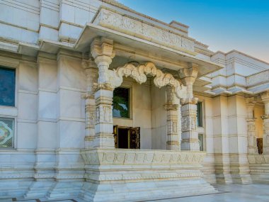 Birla Mandir, Hindistan 'ın Jaipur şehrinde bulunan bir Hint tapınağıdır. Tapınak beyaz mermerden yapılmıştır..