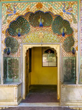 Jaipur City Palace Pritam Niwas Chowk renkli kapı, Hindistan