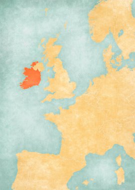 Batı Avrupa haritasında, suluboya resimli eski bir kağıt gibi yumuşak grunge ve vintage tarzında İrlanda.
