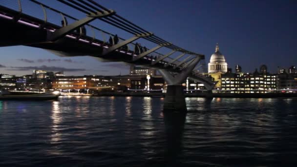 Londýn Velká Británie Millennium Bridge Pauls Cathedral View Thames River — Stock video