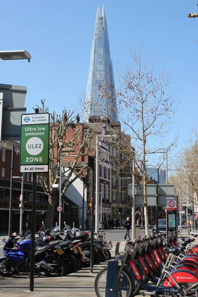 Ulez ロンドン イギリス 2019年4月8日 Ulez 超低排出帯 帯電渋滞料金 超低排出帯 Ulez 警報標識中央ロンドンの混雑Ulez標識12 ロイヤリティフリーのストック写真