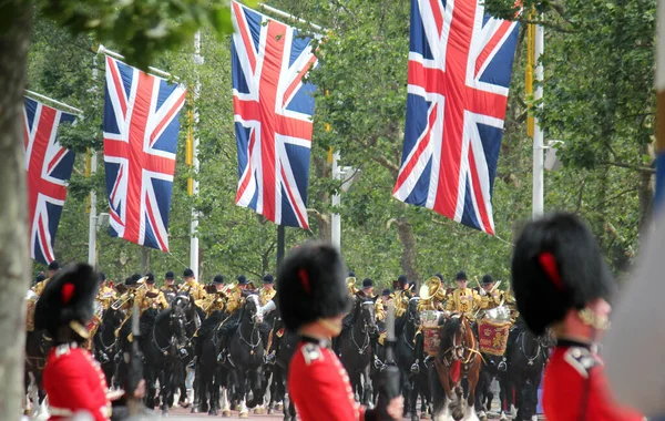 2023年6月17日 国王冷流卫队在伦敦国王生日游行广场上游行 — 图库照片