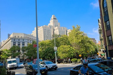 New York, New York, ABD - 8 Kasım 2022: Çin Mahallesi 'ndeki Columbus Park' tan New York Ceza Mahkemesi binalarının manzarası