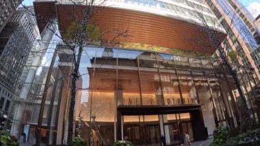 New York, New York, ABD - 28 Kasım 2022: 42. Cadde yakınlarındaki Vanderbilt Bulvarı 'nda One Vanderbilt adında yeni bir süper uzun boylu gösterildi.