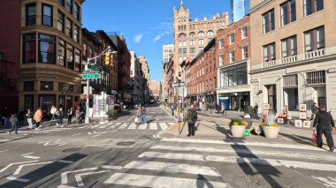 New York, New York - 29 Aralık 2023, Manhattan 'daki 17. Cadde' de Broadway boyunca kuzeye bakıyorum.