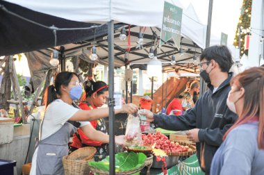Chonburi Tayland ve 18 Aralık Toremberue 2. Tayland pazarı 18 Aralık 2022 'de turistle merkez plaza chonburi' de.